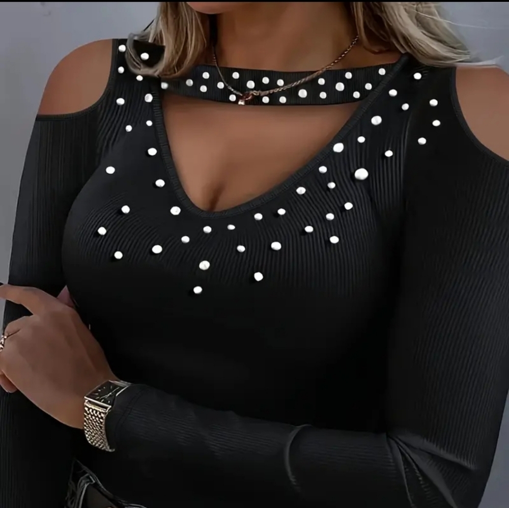 NIB! Cold shoulder pearl cutout ribbed stretch top